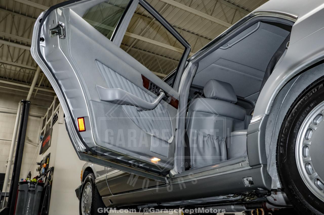 1991 Mercedes - Benz 560-Class