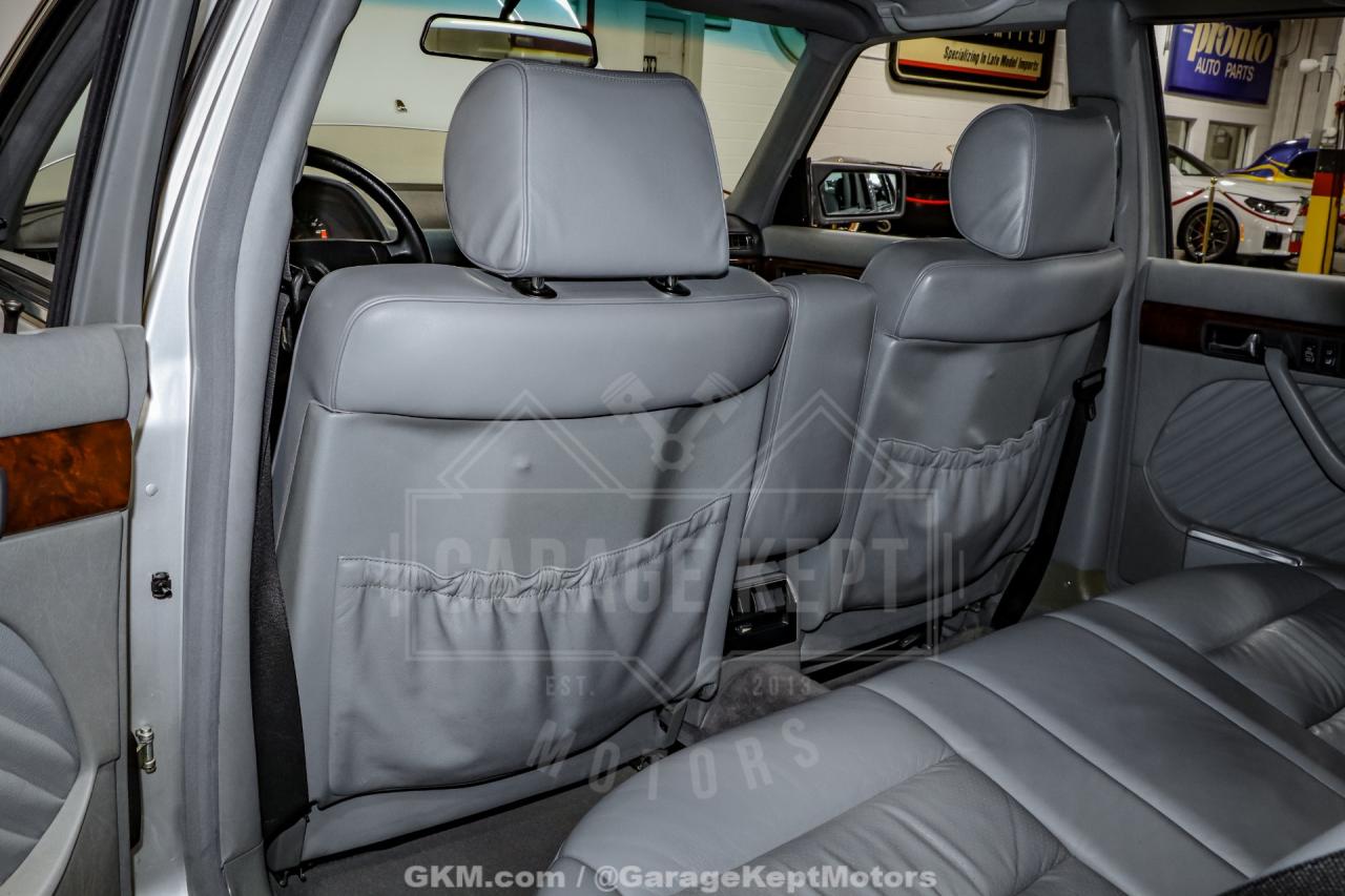 1991 Mercedes - Benz 560-Class