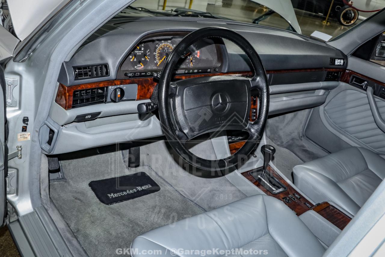 1991 Mercedes - Benz 560-Class