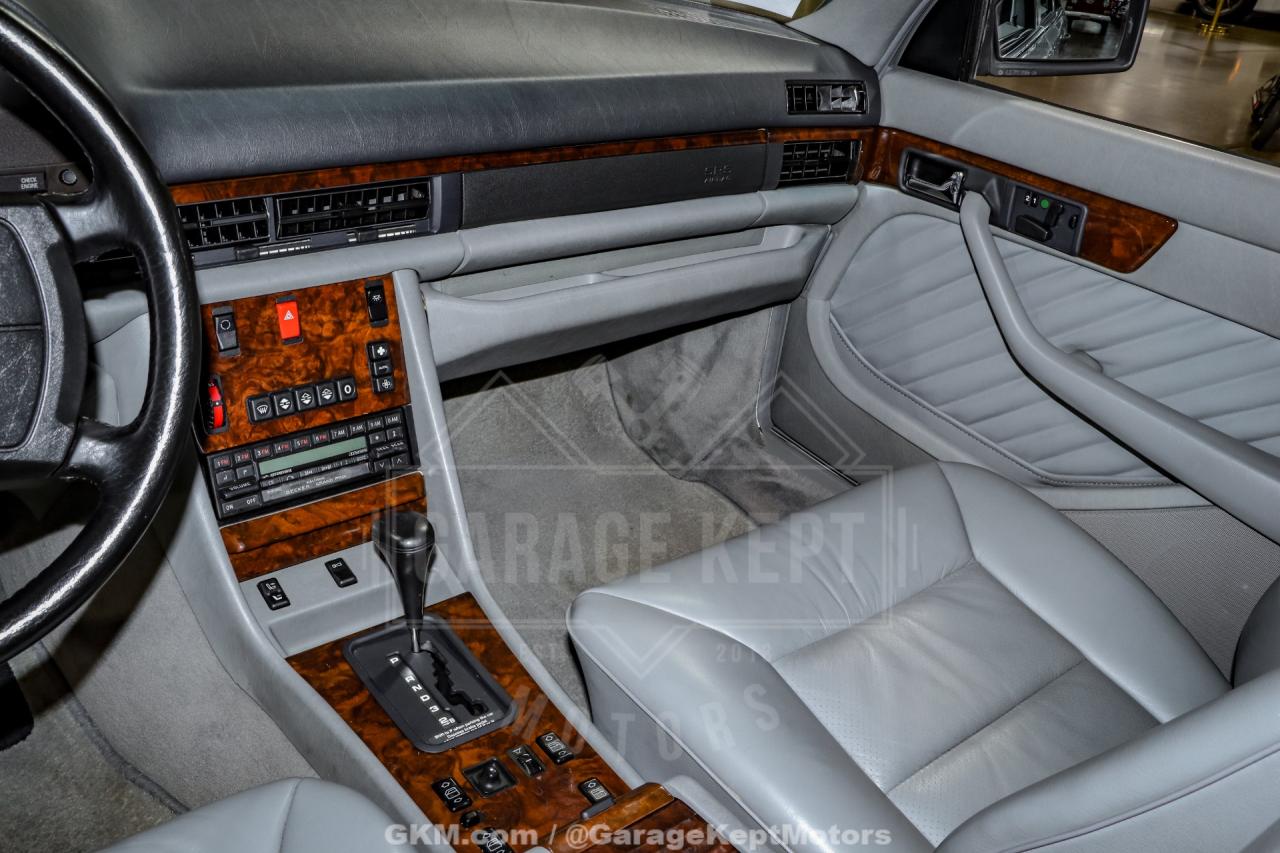 1991 Mercedes - Benz 560-Class