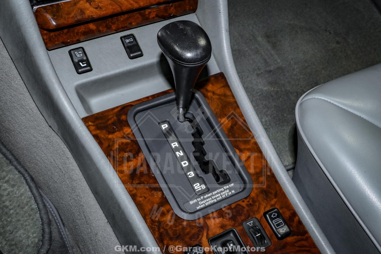 1991 Mercedes - Benz 560-Class