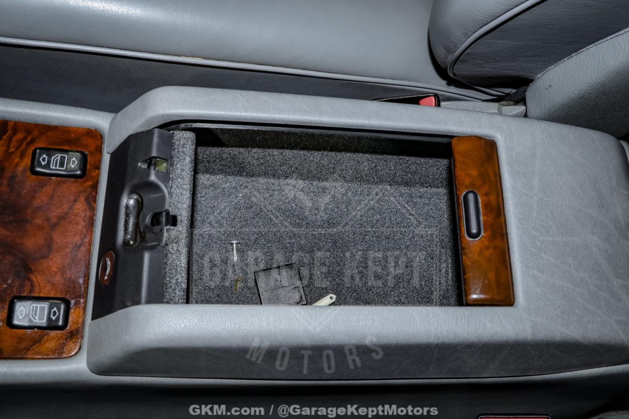 1991 Mercedes - Benz 560-Class