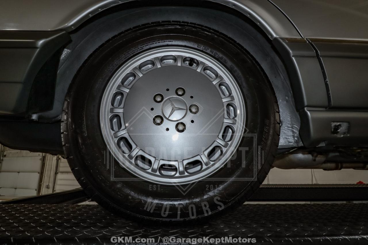 1991 Mercedes - Benz 560-Class