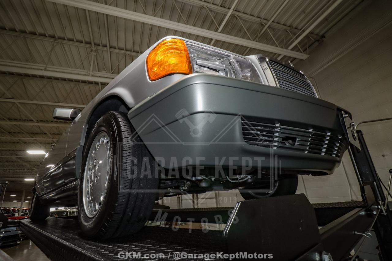 1991 Mercedes - Benz 560-Class