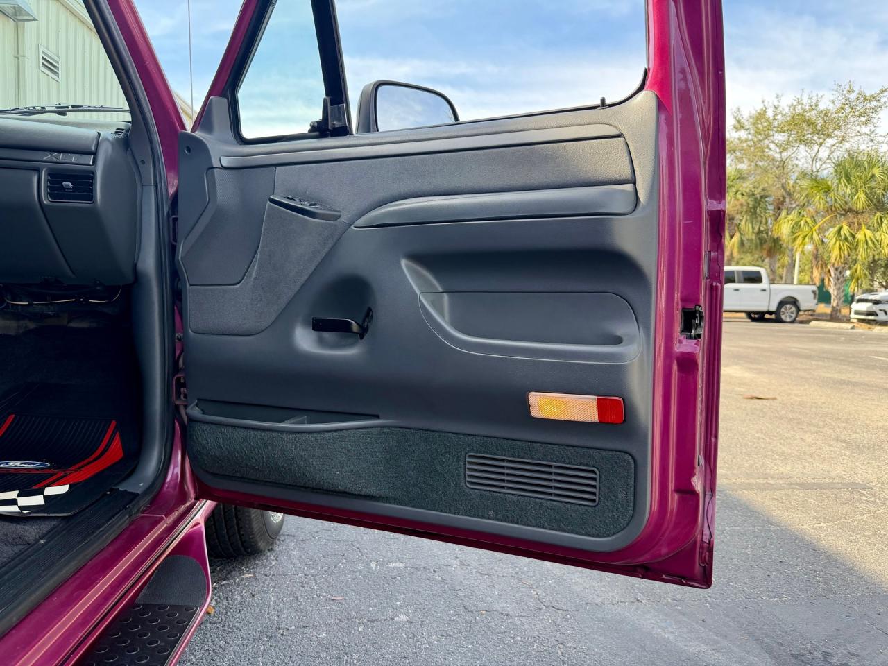 1993 Ford F-150 XLT SuperCab Flareside