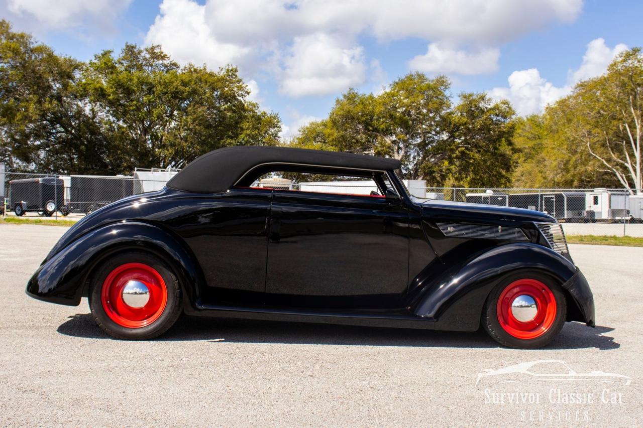 1937 Ford Cabriolet