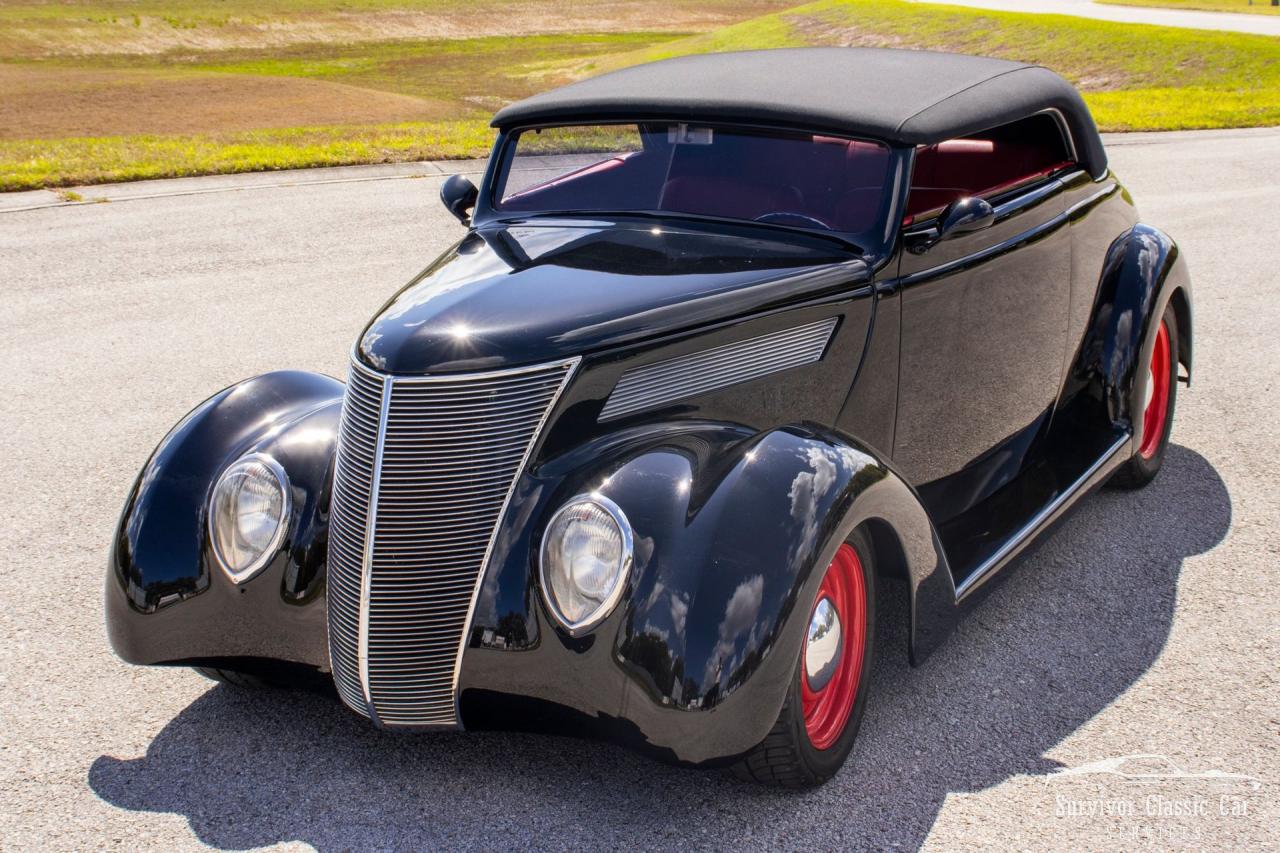 1937 Ford Cabriolet