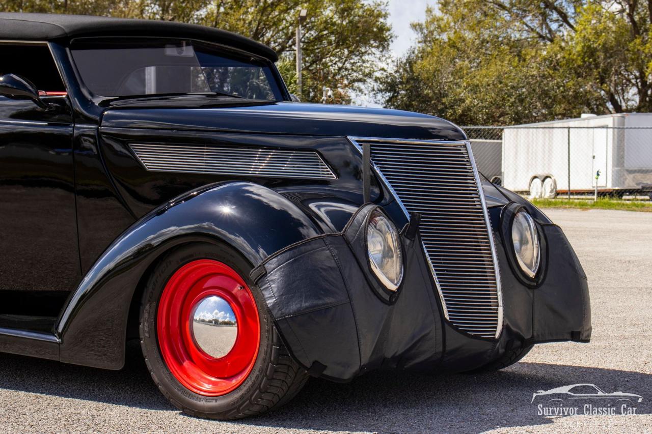 1937 Ford Cabriolet
