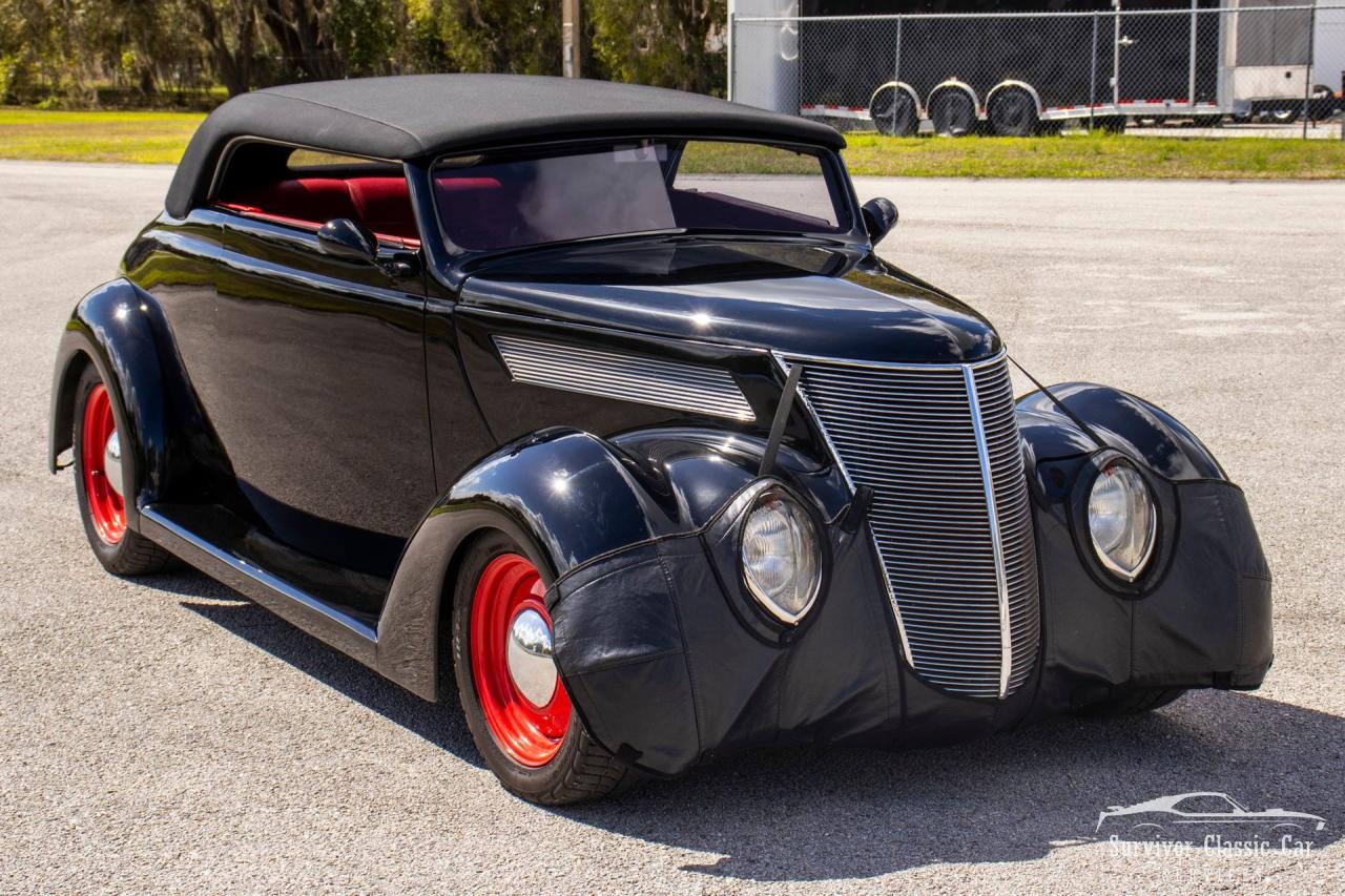 1937 Ford Cabriolet