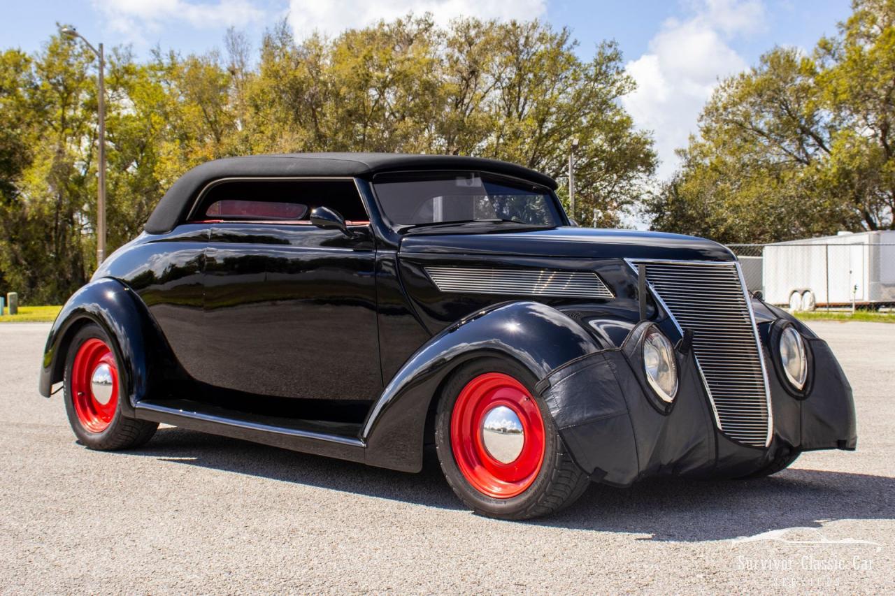 1937 Ford Cabriolet