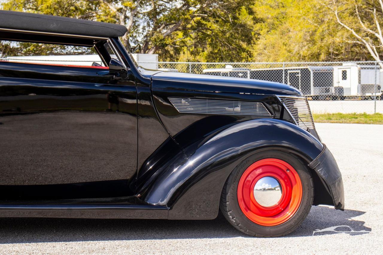 1937 Ford Cabriolet