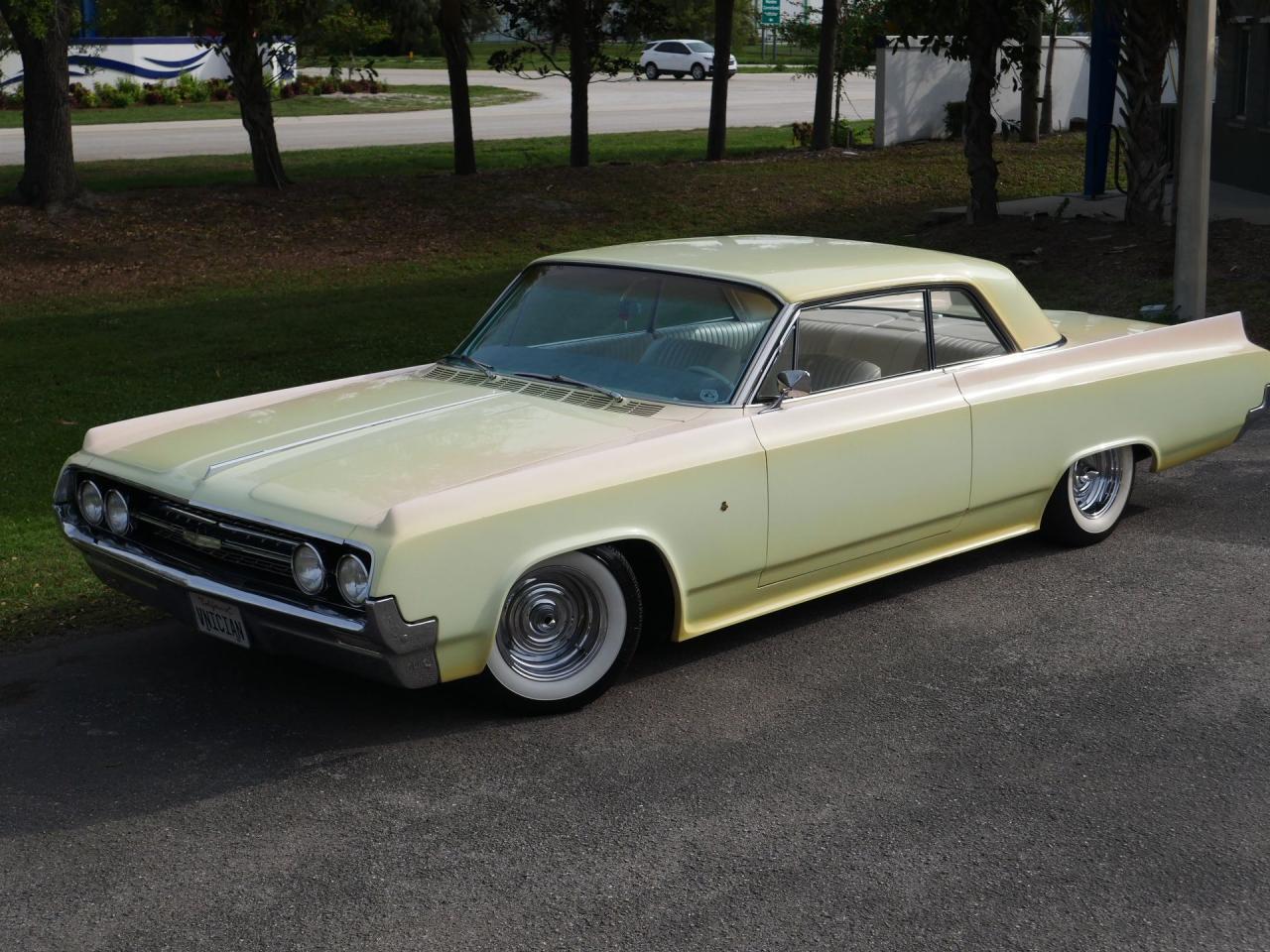 1964 Oldsmobile Dynamic Eighty Eight Restomod