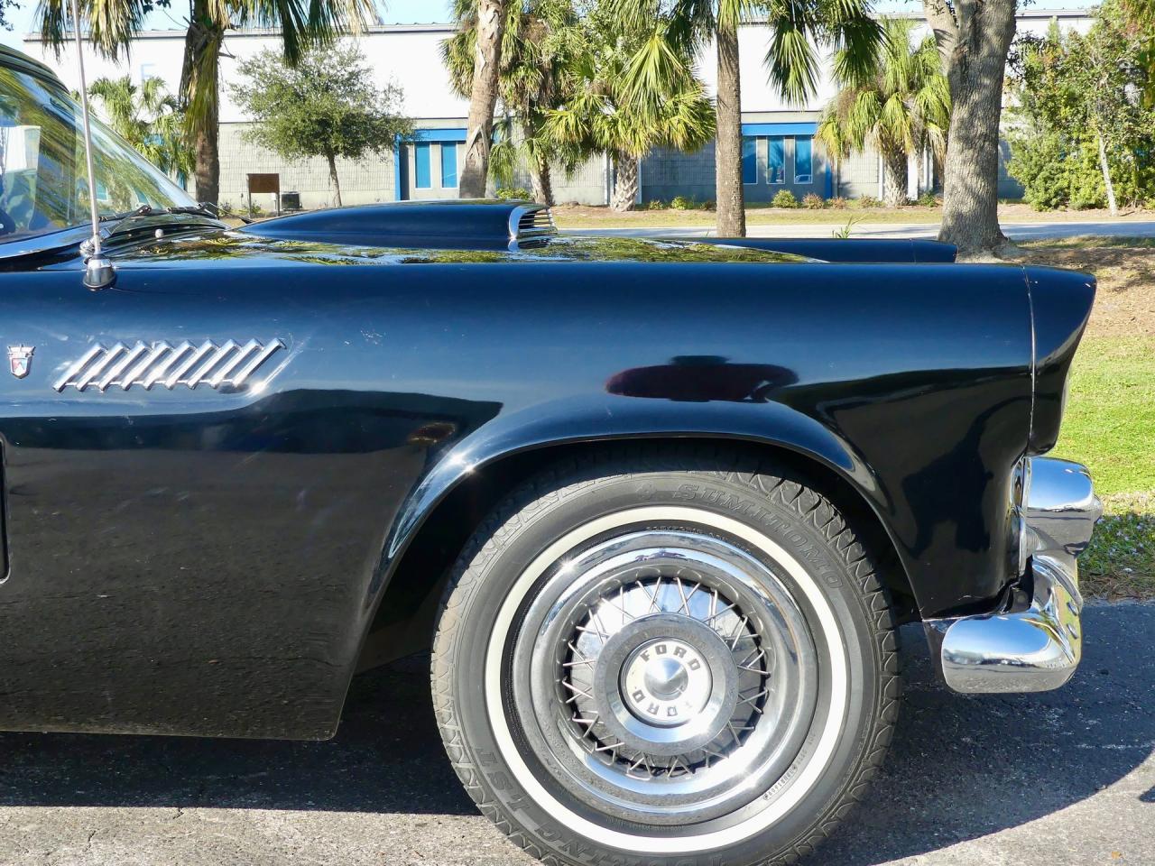 1956 Ford Thunderbird