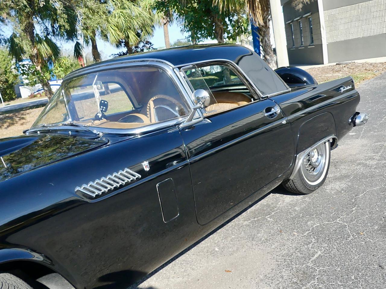 1956 Ford Thunderbird