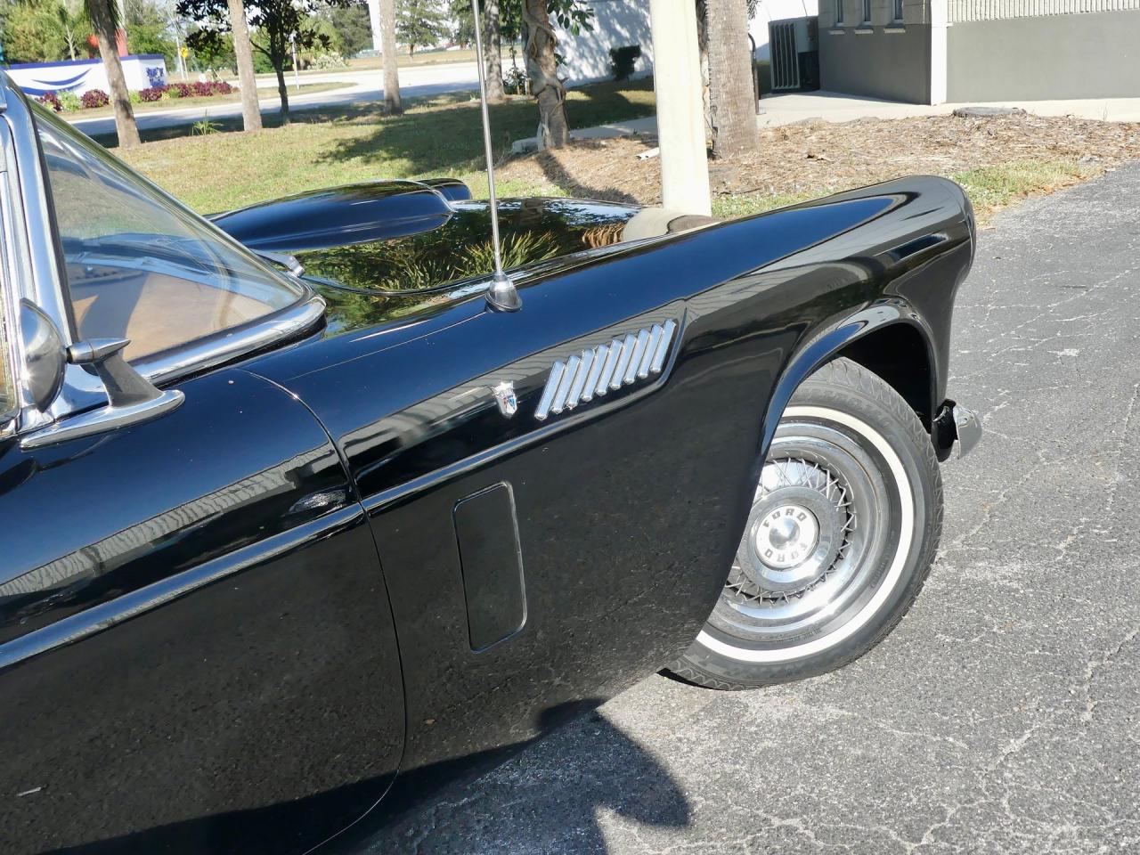 1956 Ford Thunderbird