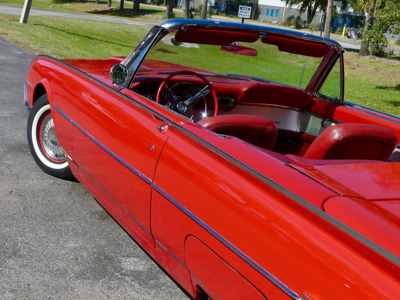 1962 Ford Thunderbird Convertible