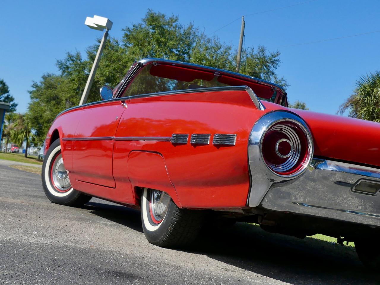 1962 Ford Thunderbird Convertible