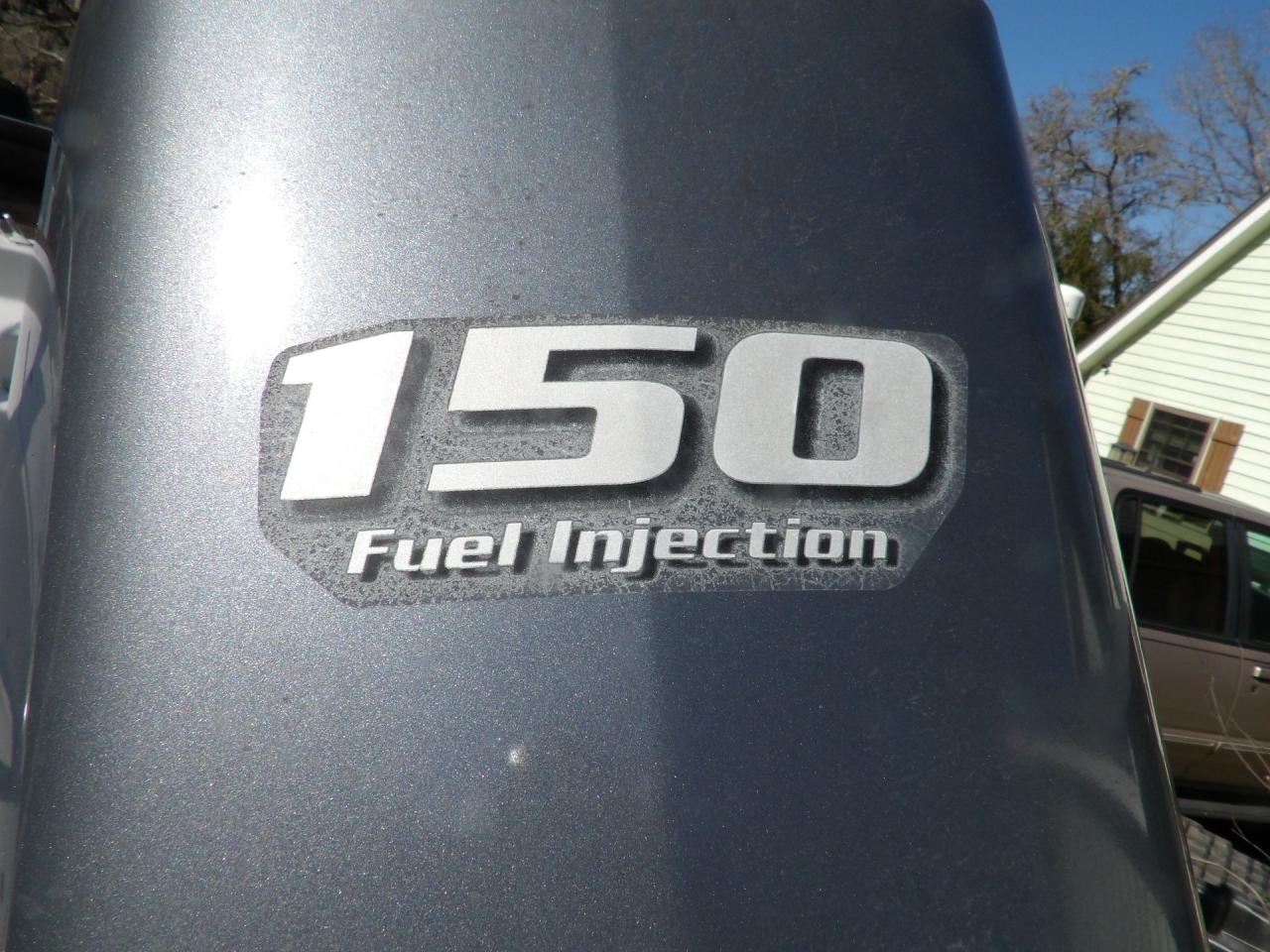 2013 Hurricane Sun Deck 203 Sport