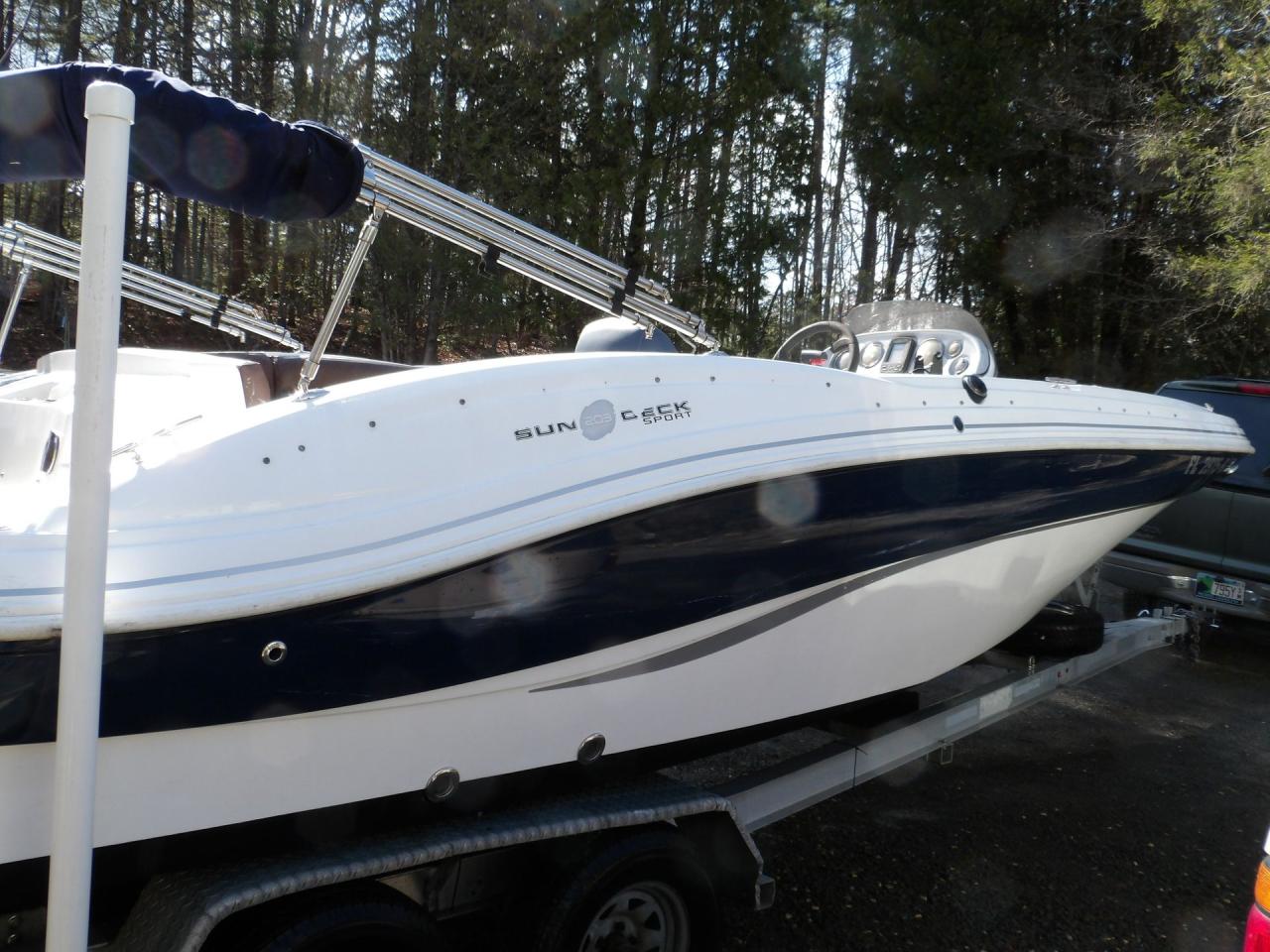 2013 Hurricane Sun Deck 203 Sport