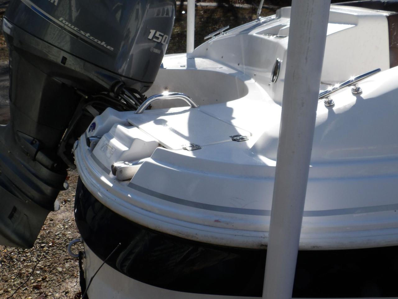 2013 Hurricane Sun Deck 203 Sport