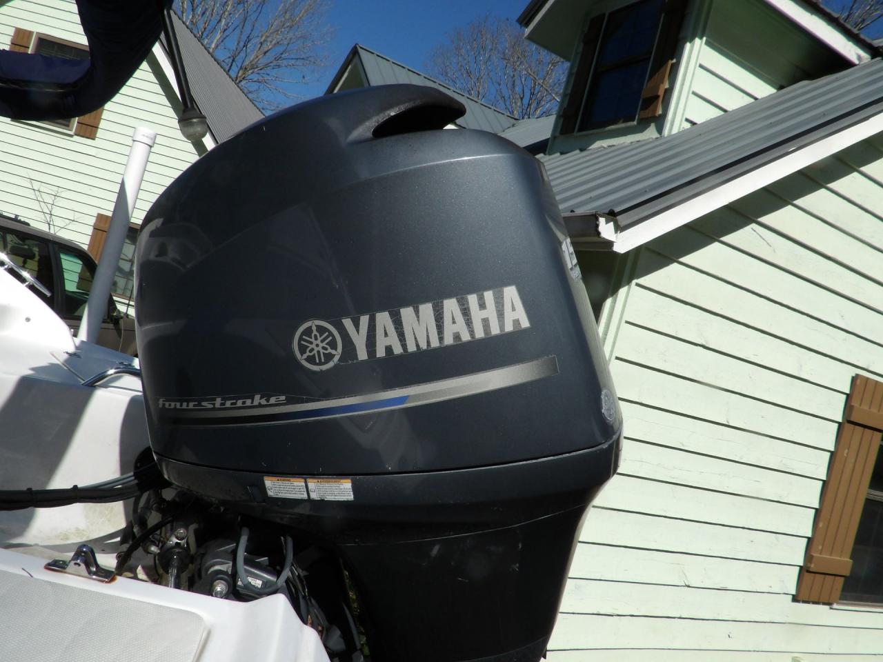 2013 Hurricane Sun Deck 203 Sport