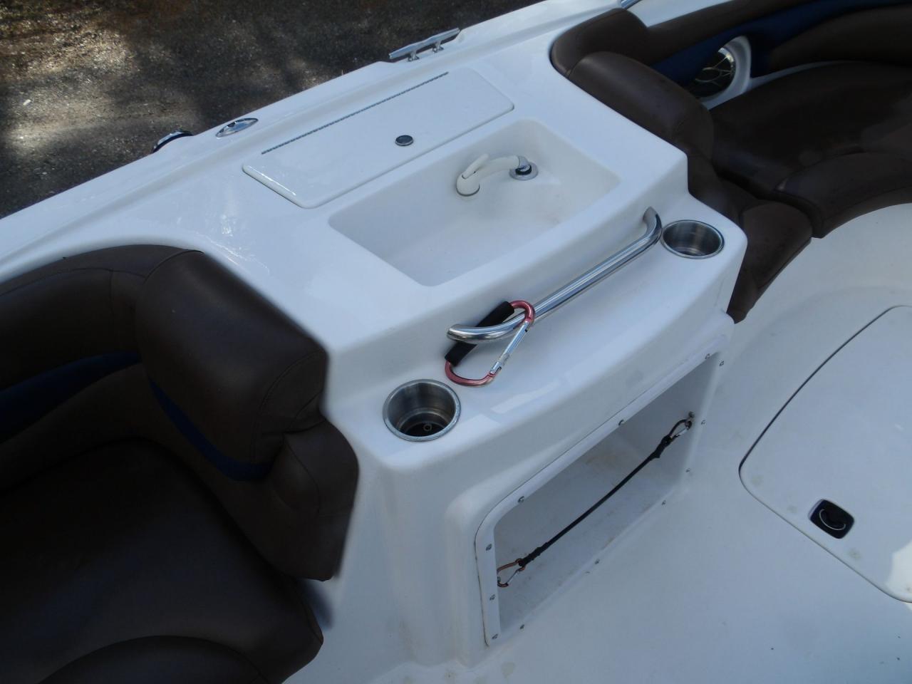 2013 Hurricane Sun Deck 203 Sport