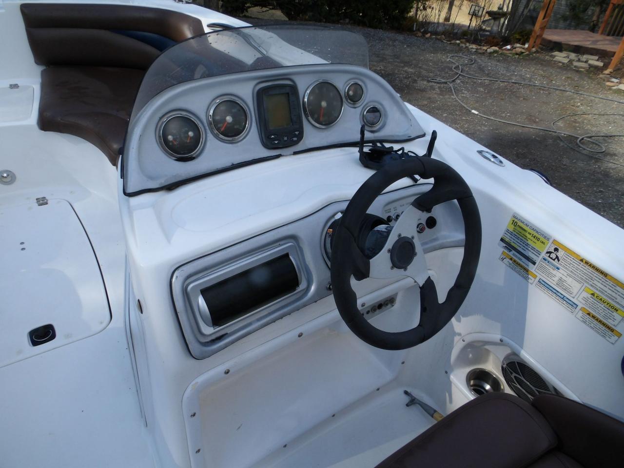 2013 Hurricane Sun Deck 203 Sport