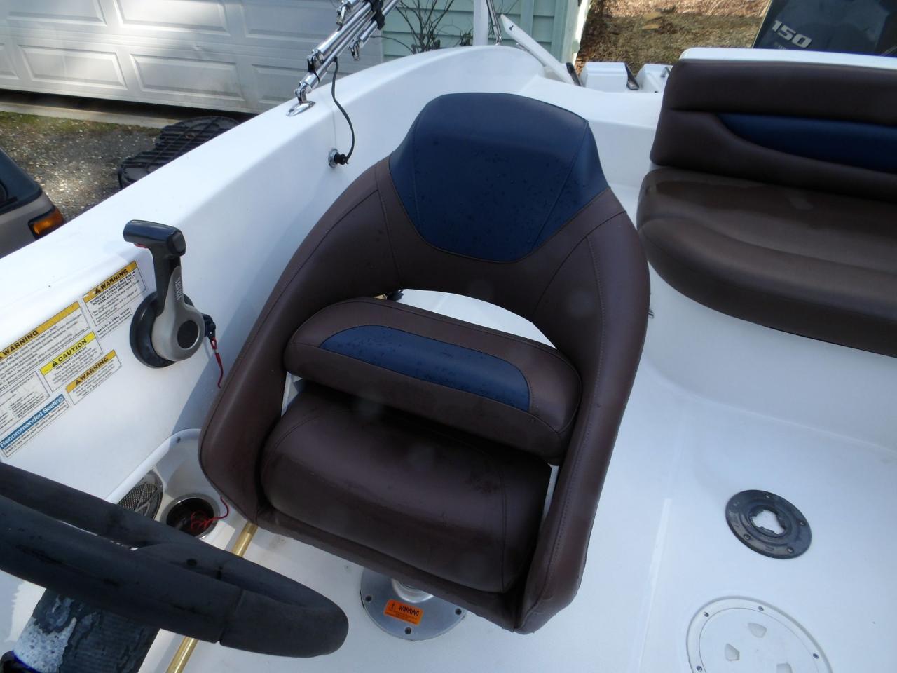 2013 Hurricane Sun Deck 203 Sport