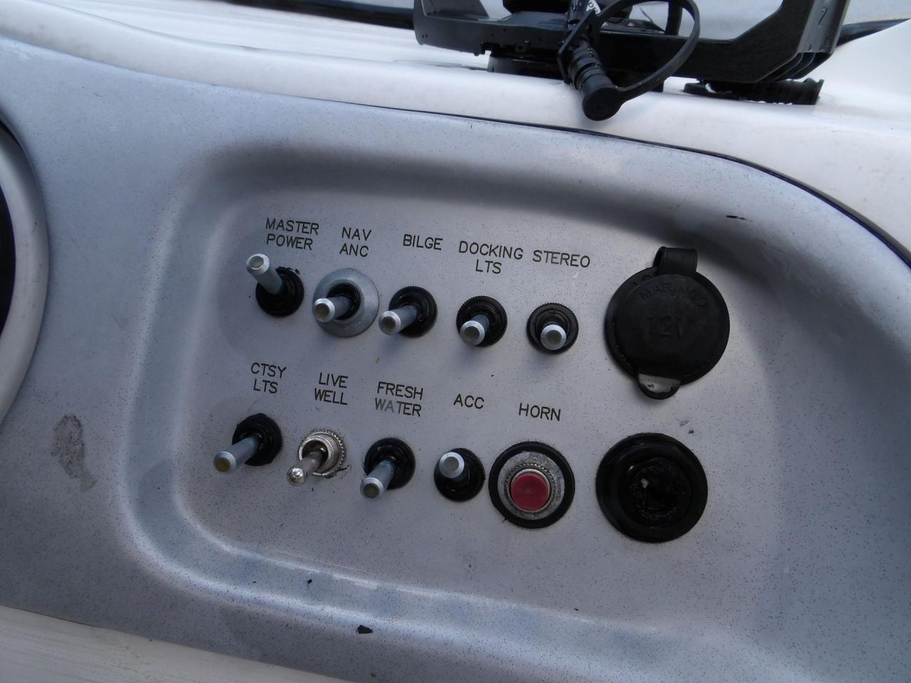 2013 Hurricane Sun Deck 203 Sport