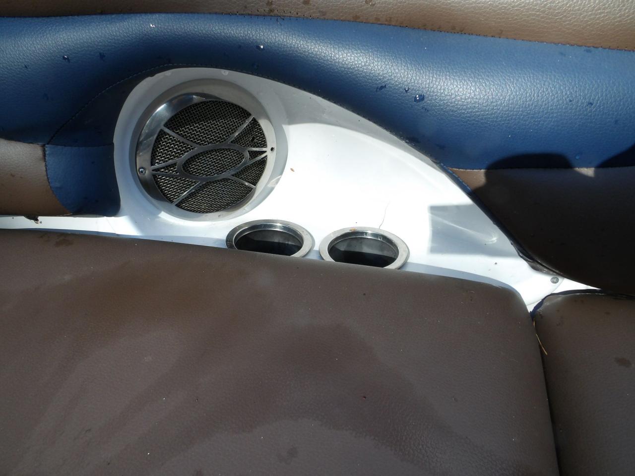 2013 Hurricane Sun Deck 203 Sport