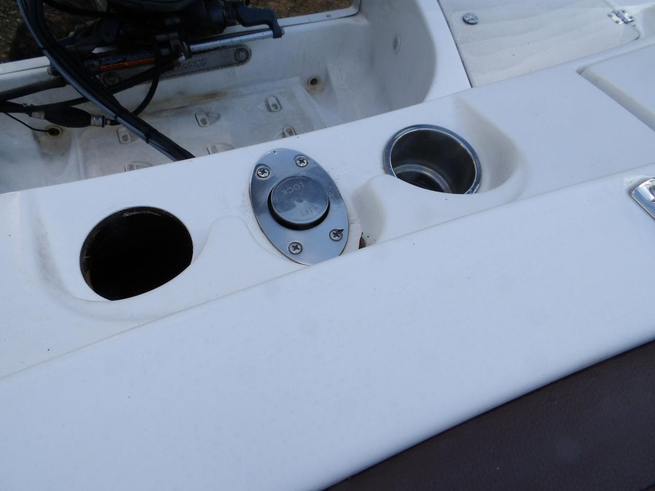 2013 Hurricane Sun Deck 203 Sport