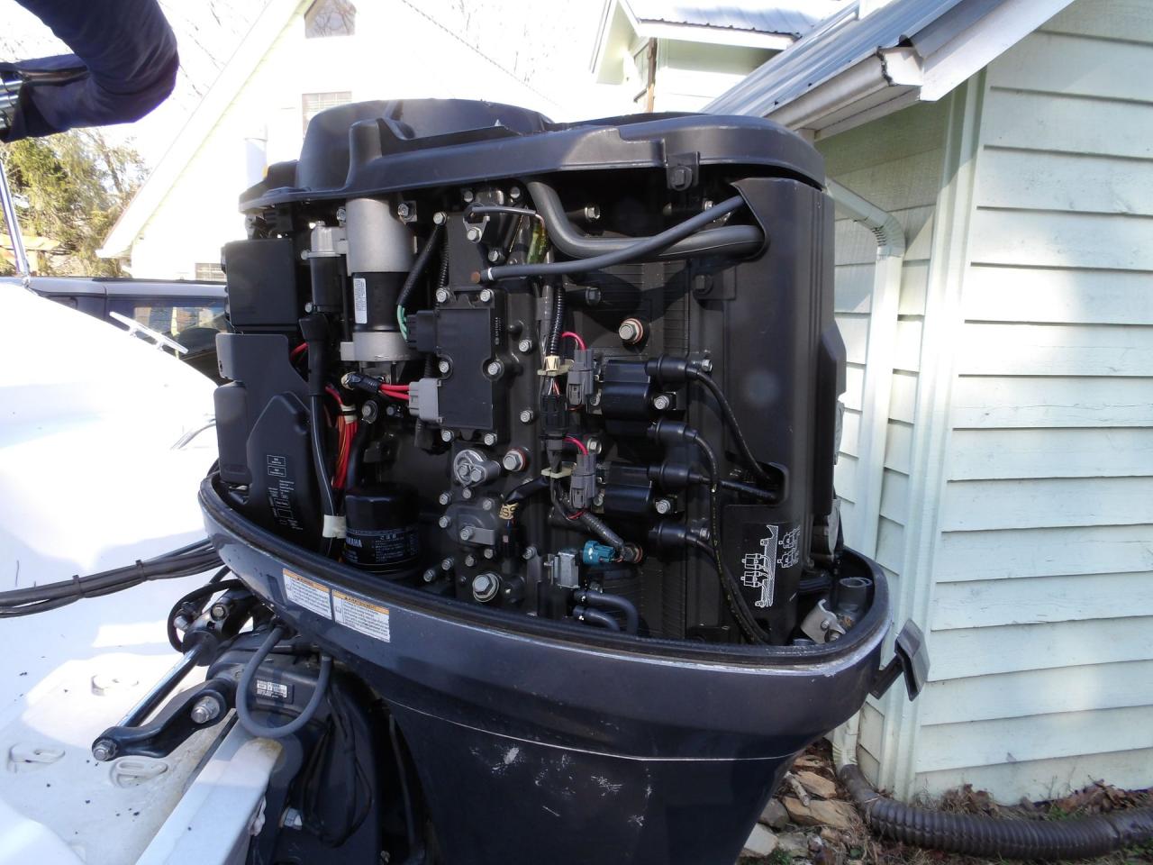 2013 Hurricane Sun Deck 203 Sport