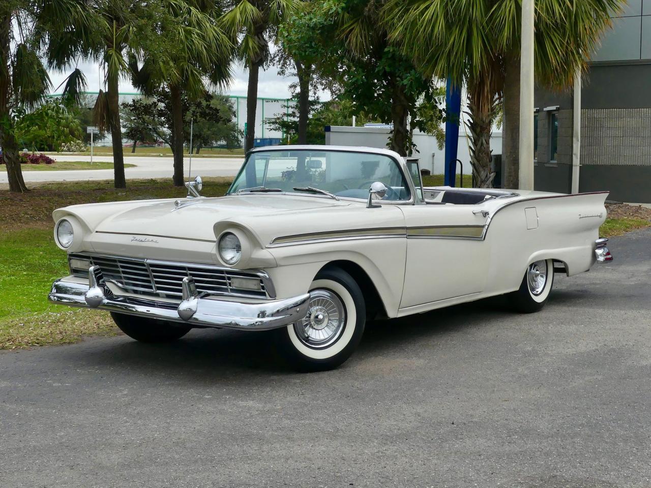 1957 Ford Fairlane Skyliner