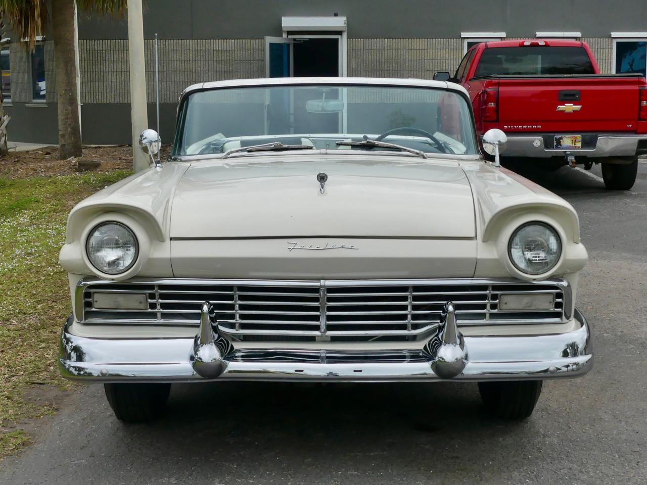 1957 Ford Fairlane Skyliner