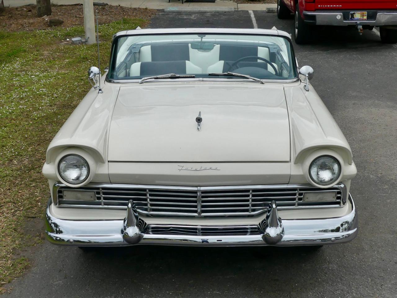 1957 Ford Fairlane Skyliner