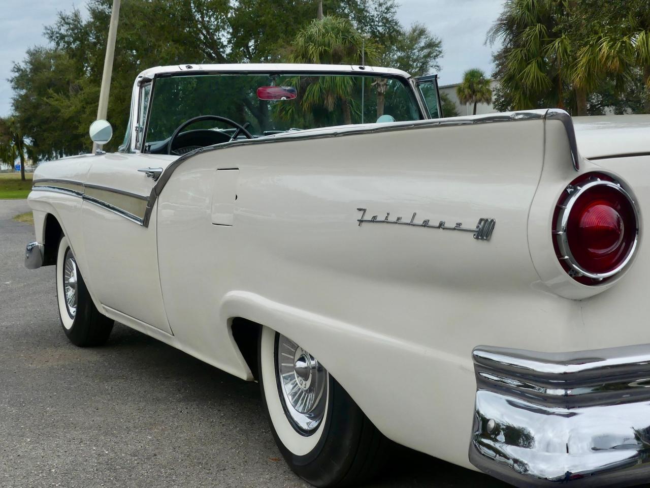 1957 Ford Fairlane Skyliner