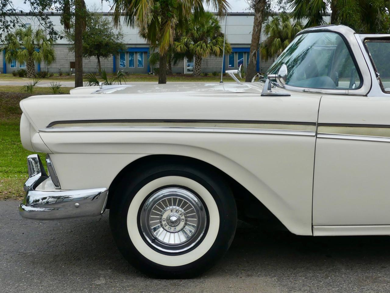 1957 Ford Fairlane Skyliner