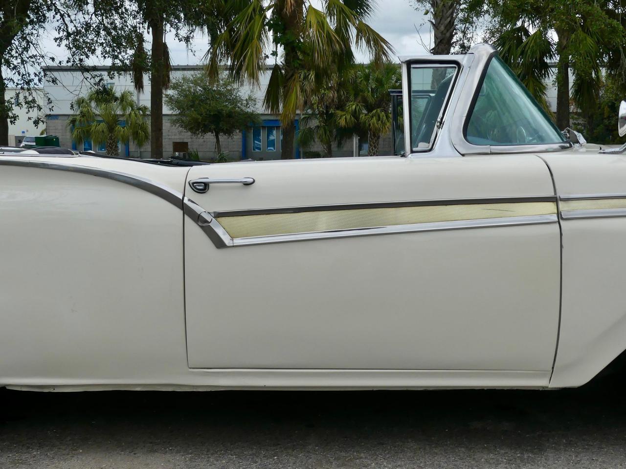 1957 Ford Fairlane Skyliner