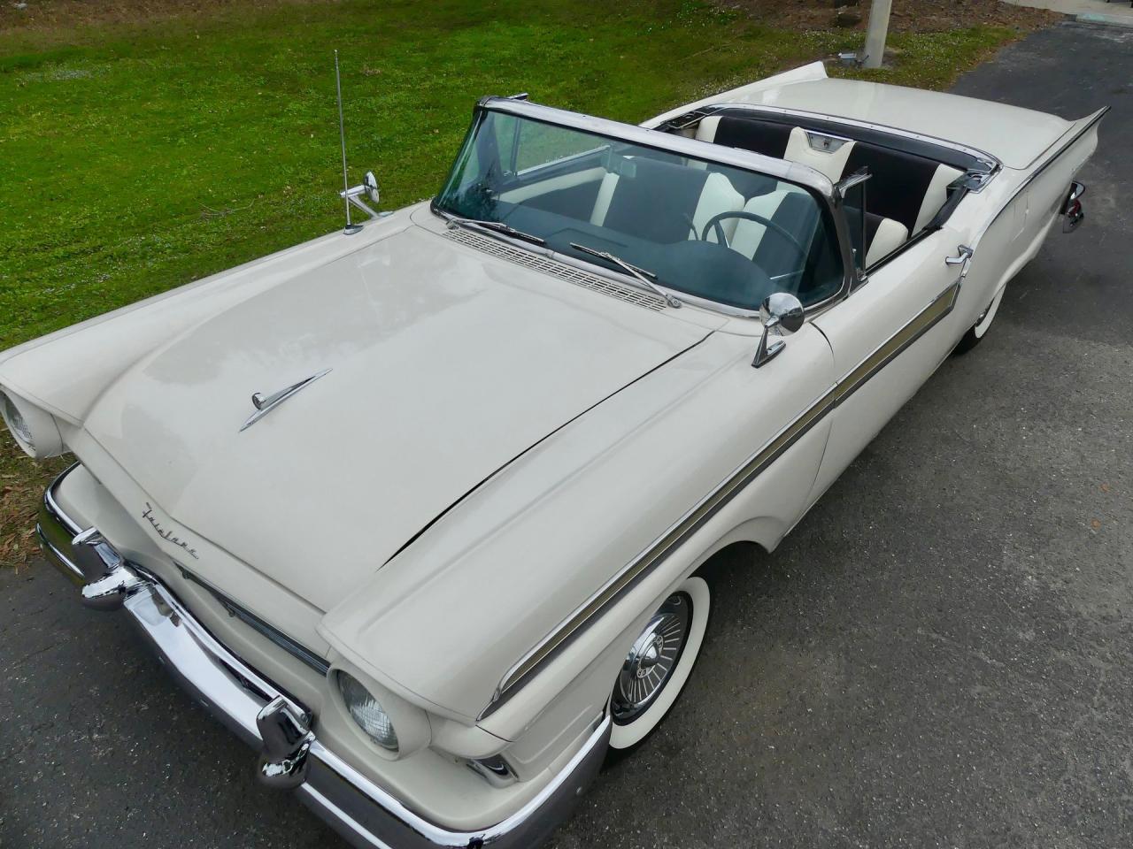 1957 Ford Fairlane Skyliner