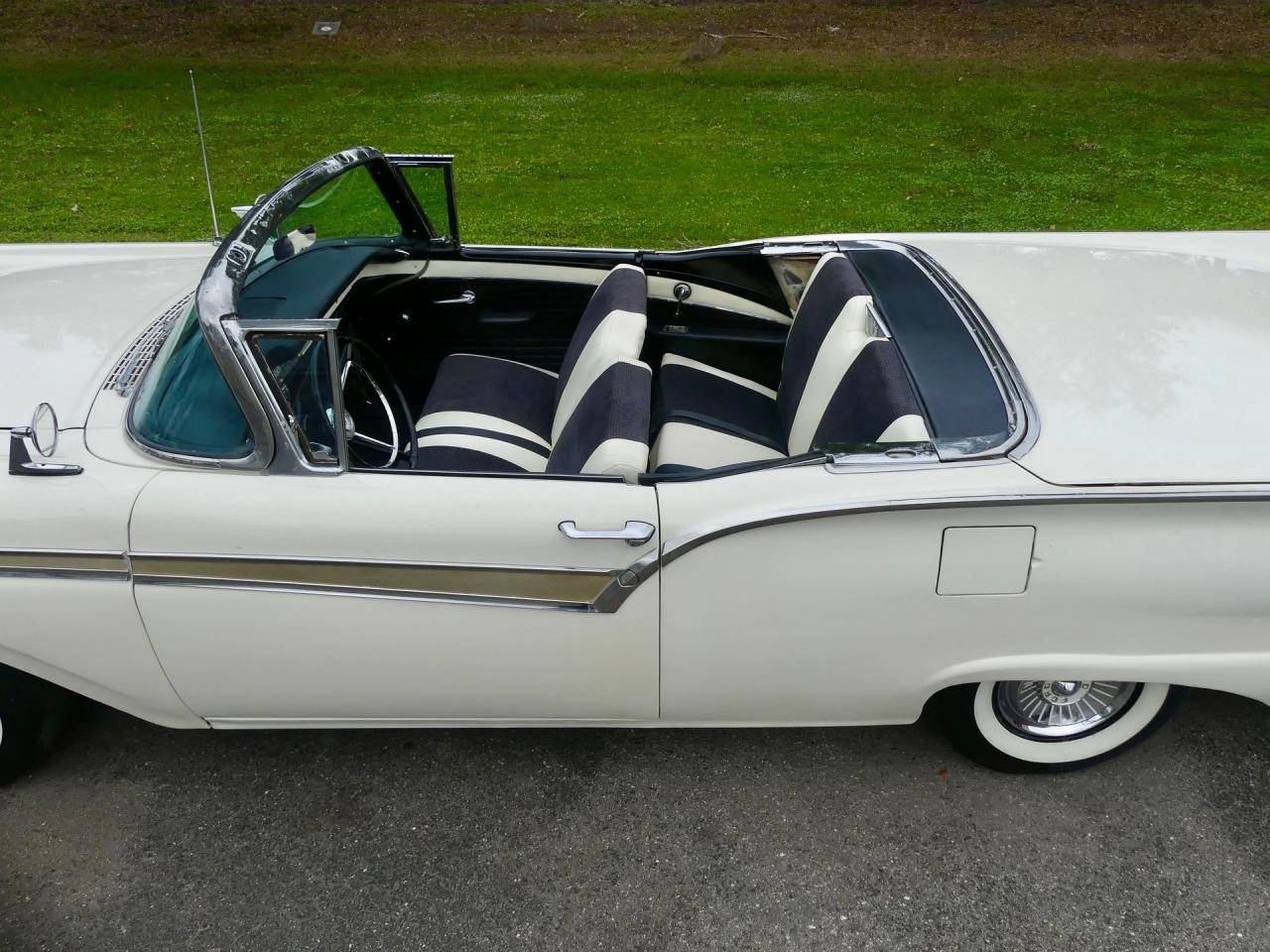 1957 Ford Fairlane Skyliner