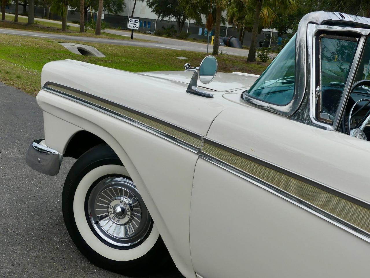 1957 Ford Fairlane Skyliner
