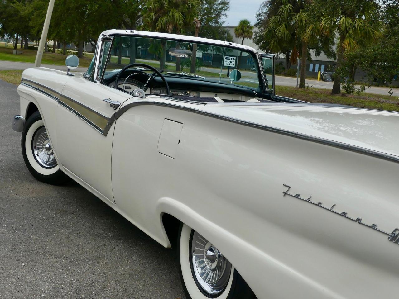 1957 Ford Fairlane Skyliner