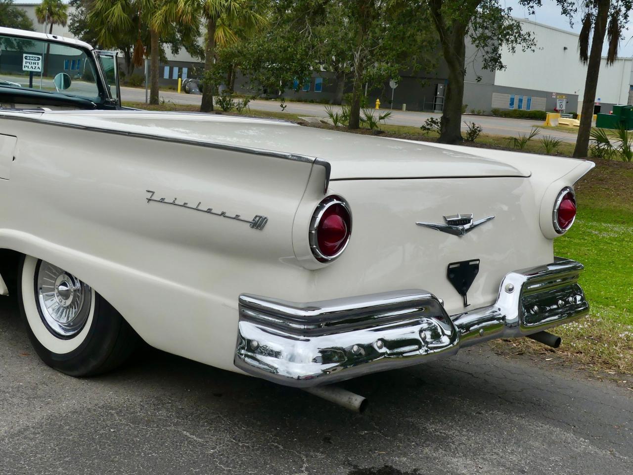 1957 Ford Fairlane Skyliner