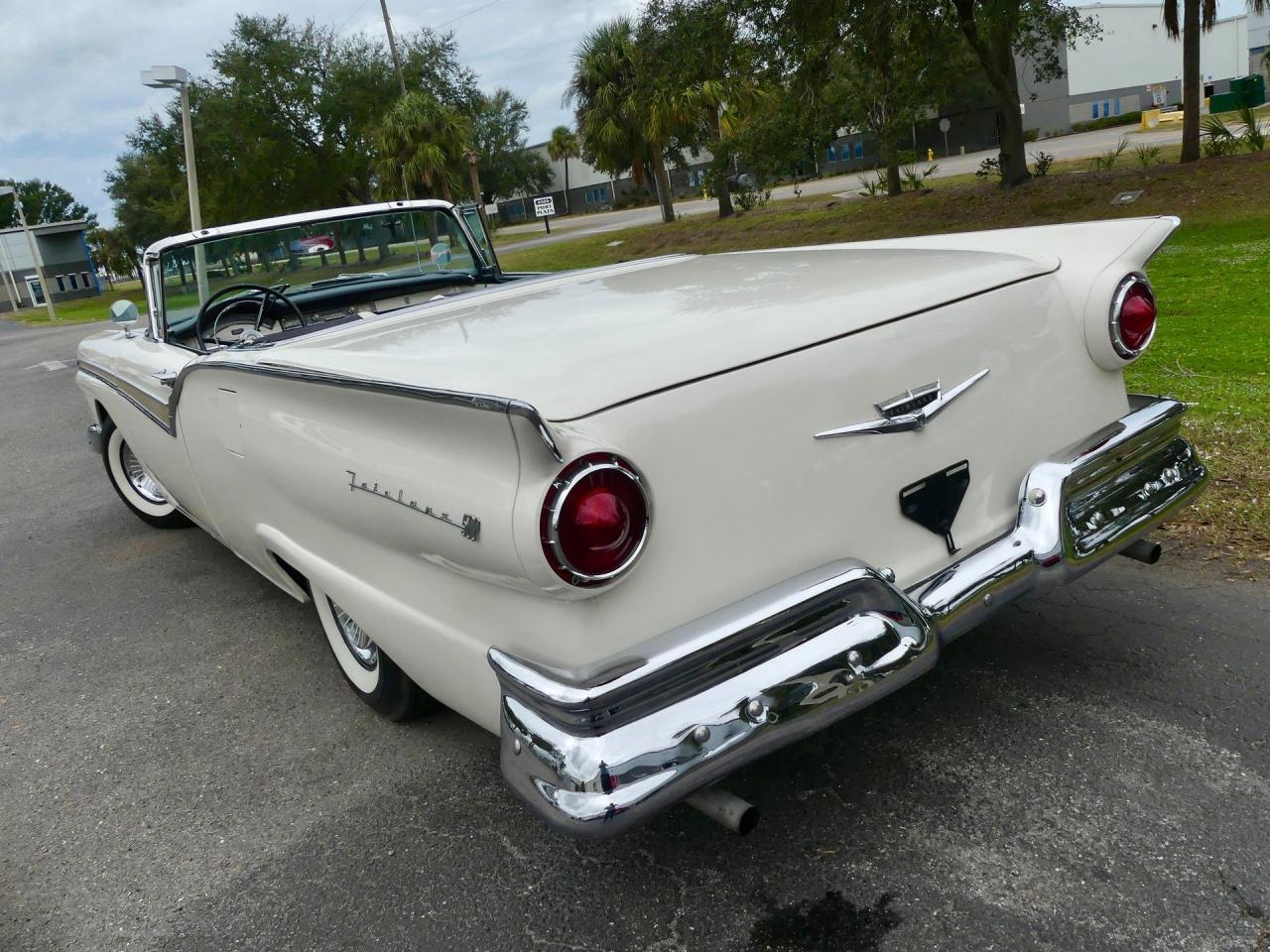 1957 Ford Fairlane Skyliner
