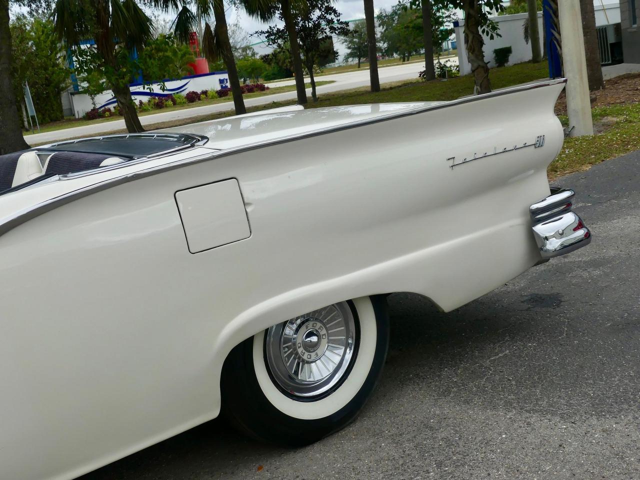 1957 Ford Fairlane Skyliner
