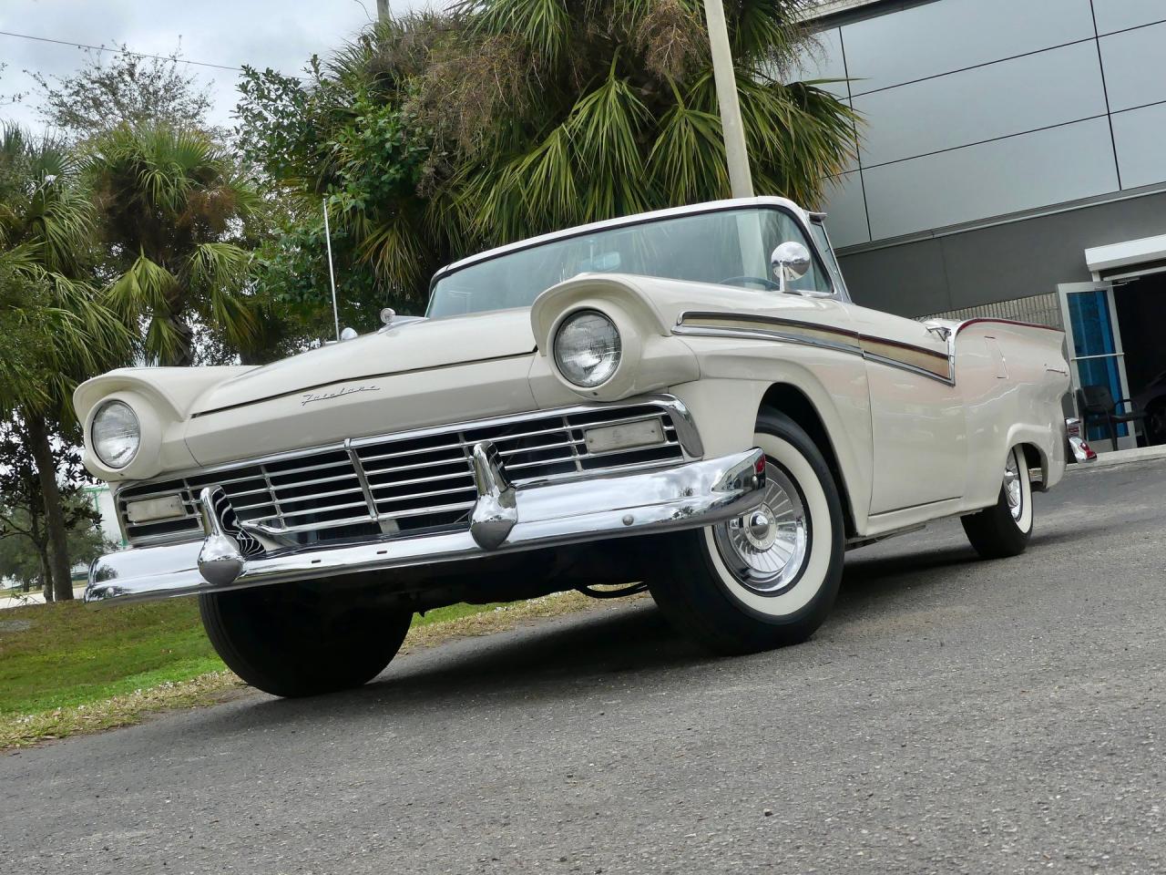 1957 Ford Fairlane Skyliner