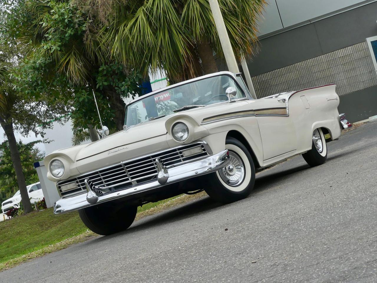 1957 Ford Fairlane Skyliner