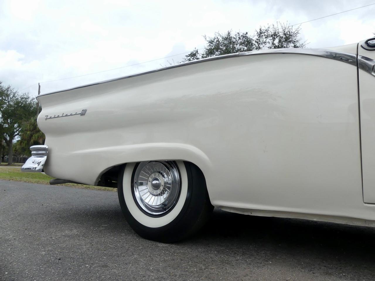 1957 Ford Fairlane Skyliner