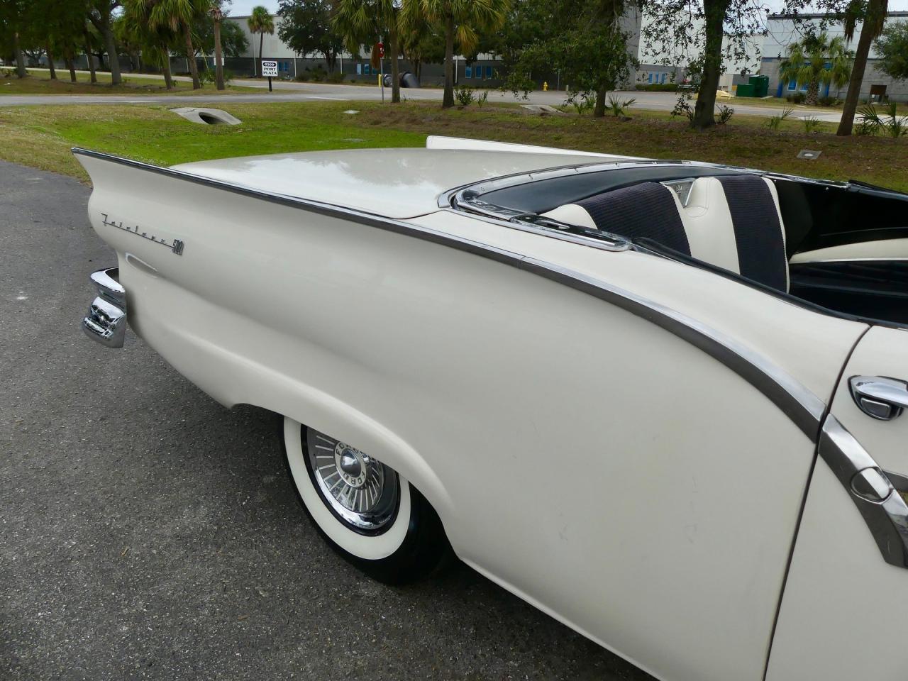 1957 Ford Fairlane Skyliner
