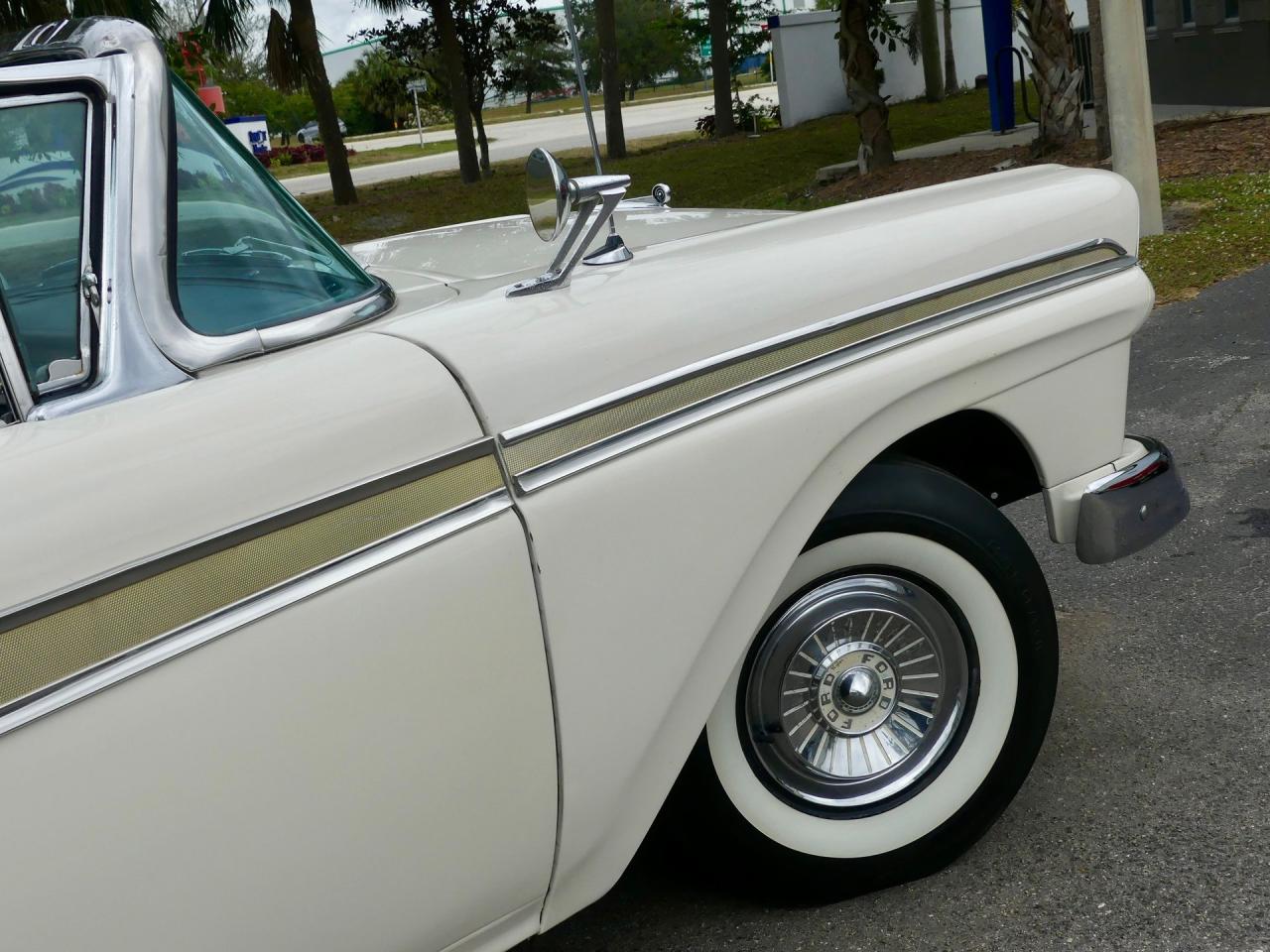 1957 Ford Fairlane Skyliner